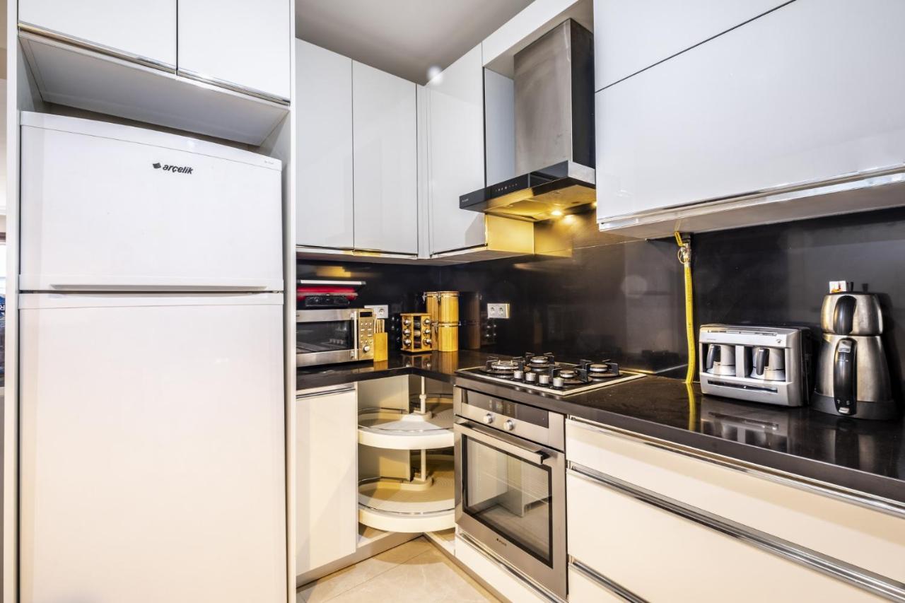 Апартаменты Flat With Sea View Near Uskudar Ferry Station Стамбул Экстерьер фото